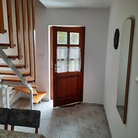 Helena Apartament